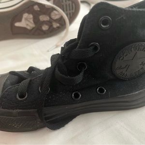 Black converse 11c